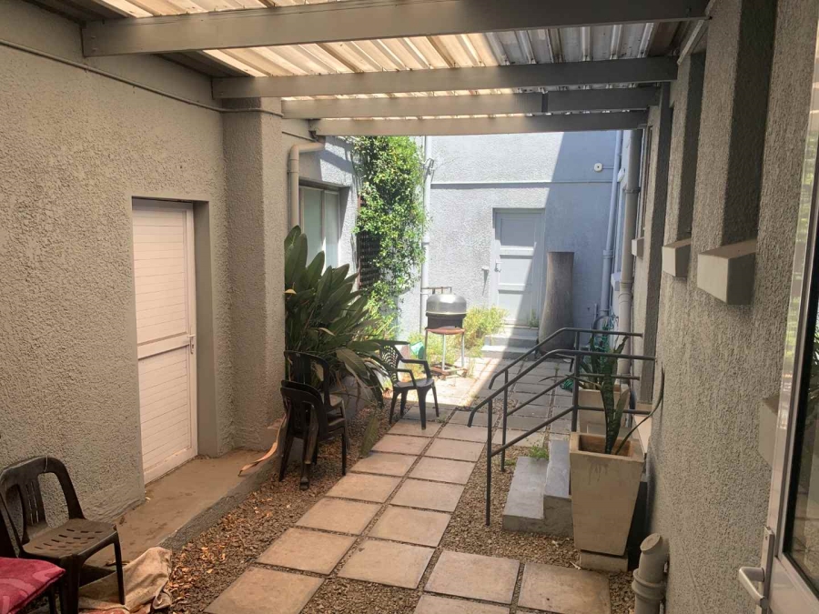 To Let commercial Property for Rent in Maitland Western Cape